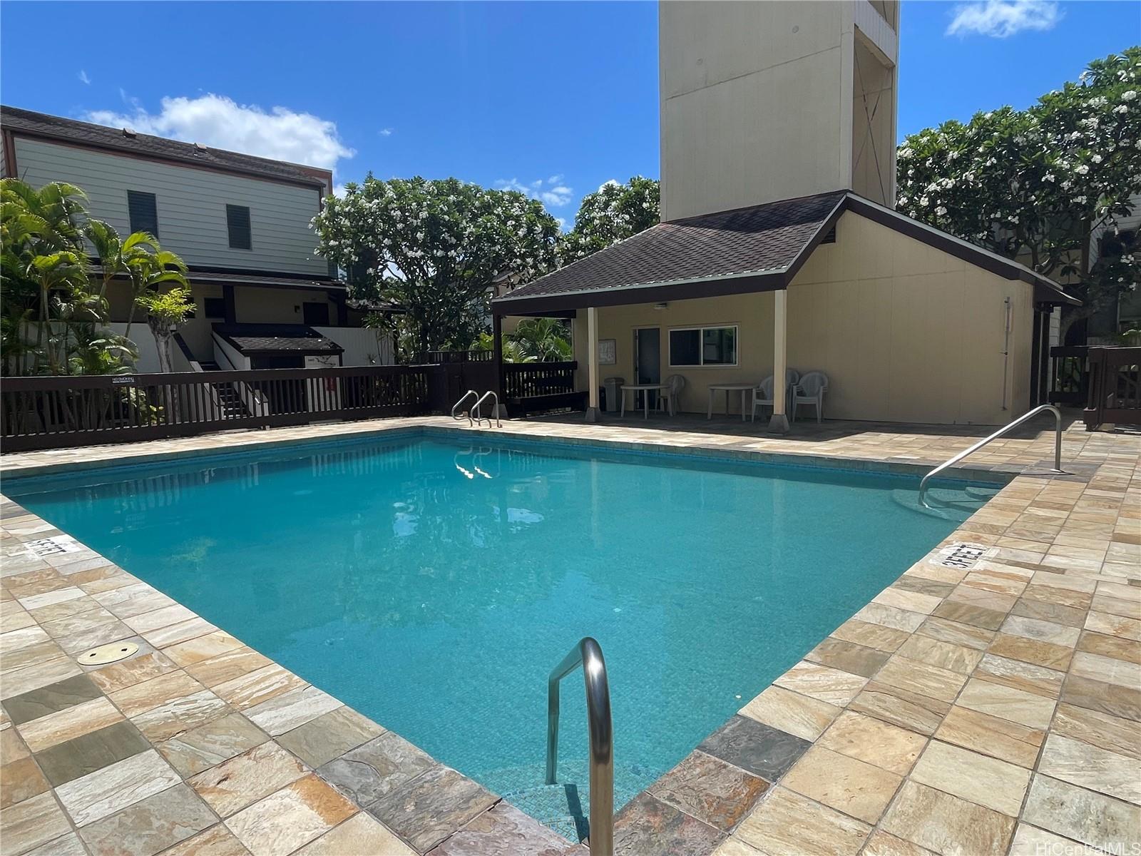 Pearlridge Townhouse