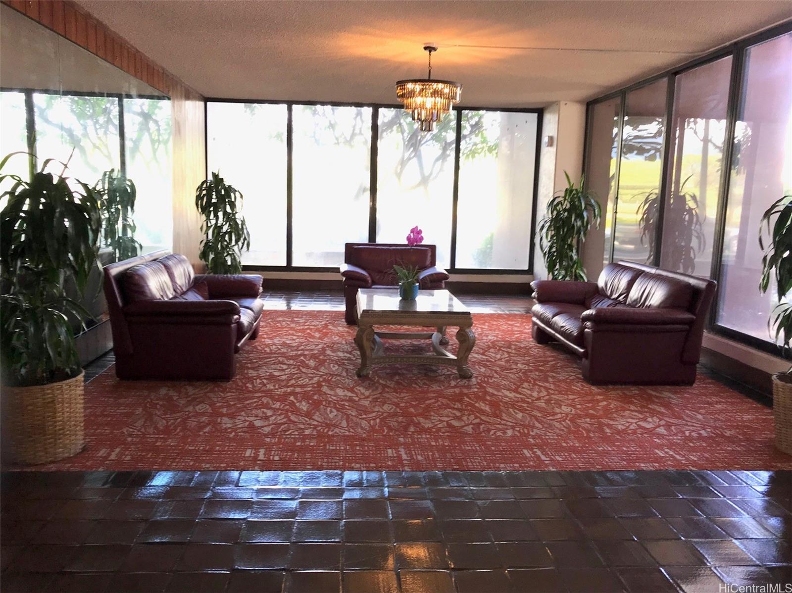320 Liliuokalani Avenue 804