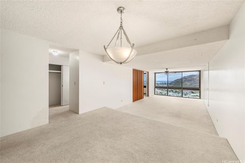 501 Hahaione Street 1/19J Honolulu HI 96825