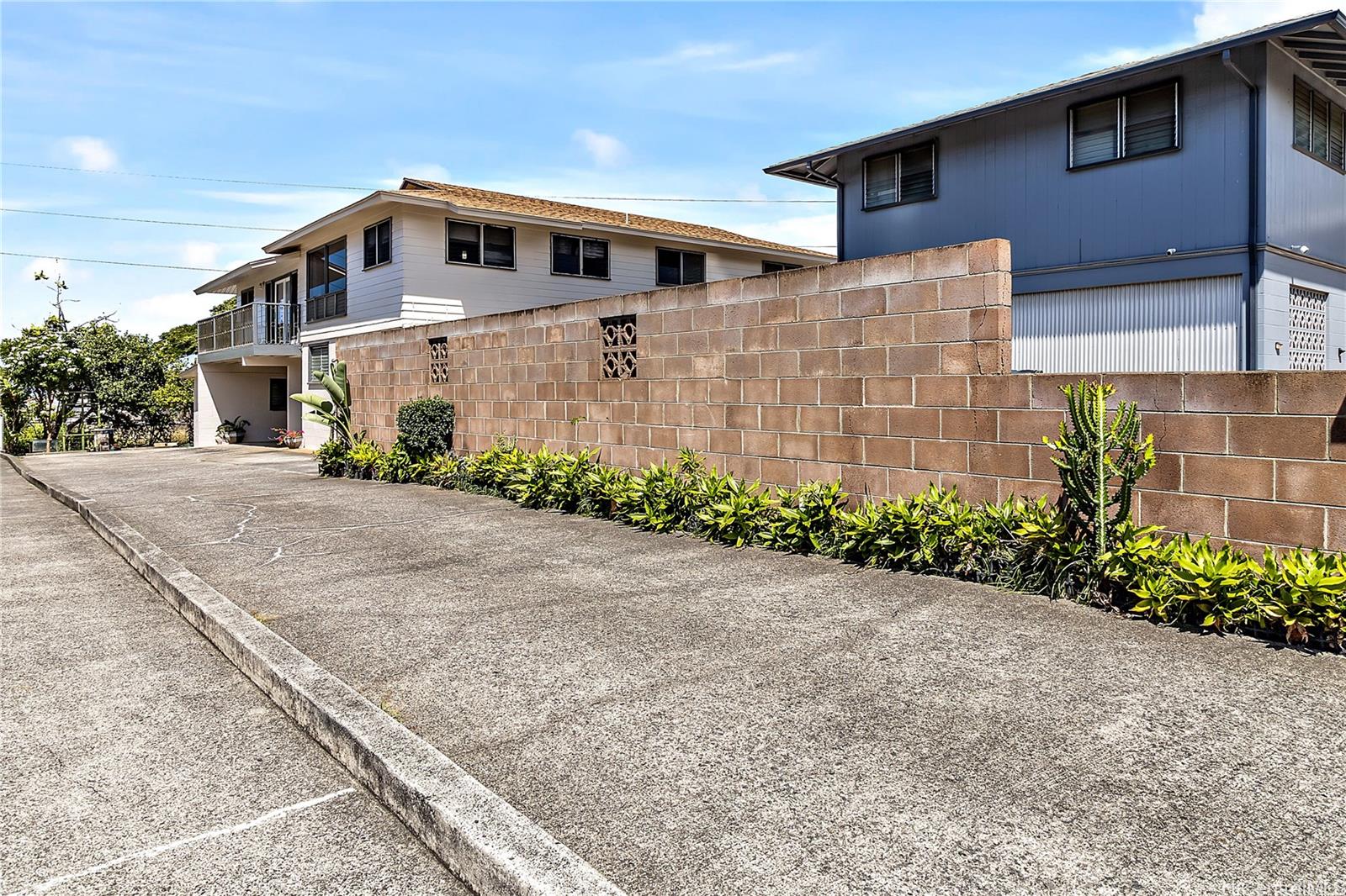 Kalihi-lower Home Residence