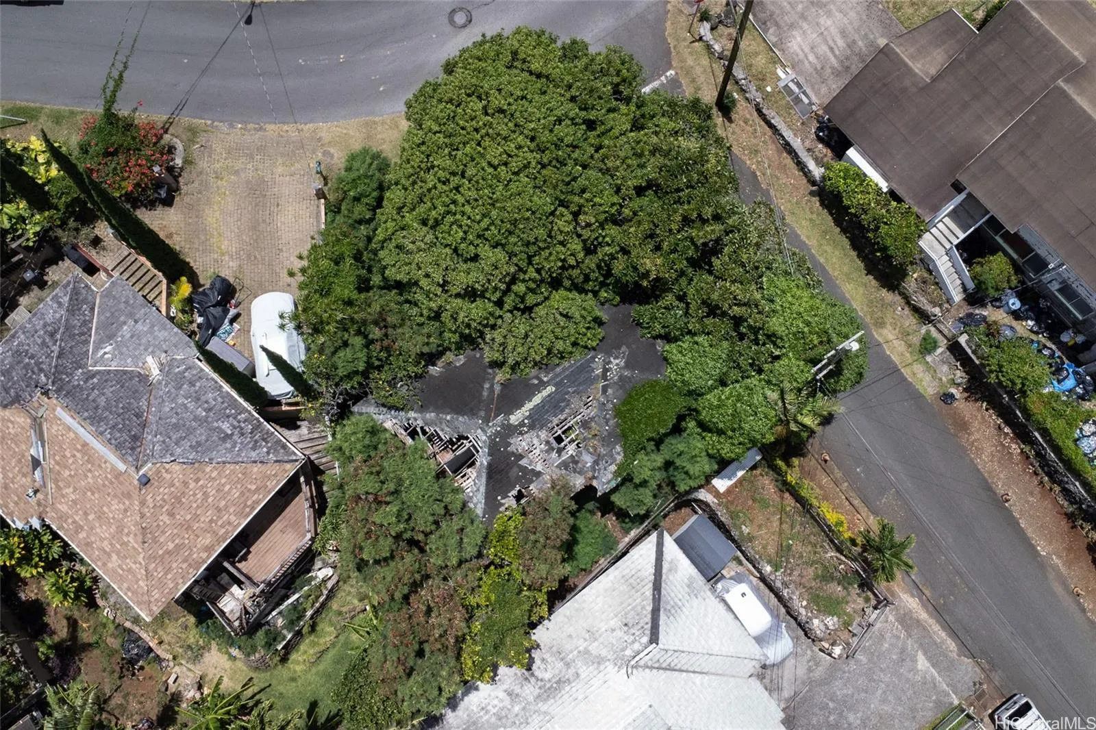 Honolulu, Hawaii 96819, United States, 2 Bedrooms Bedrooms, ,1 BathroomBathrooms,Residential,Active,44376