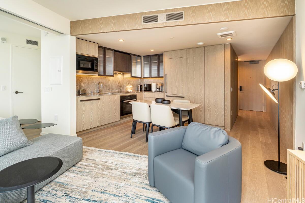 1000 Auahi Street 2503