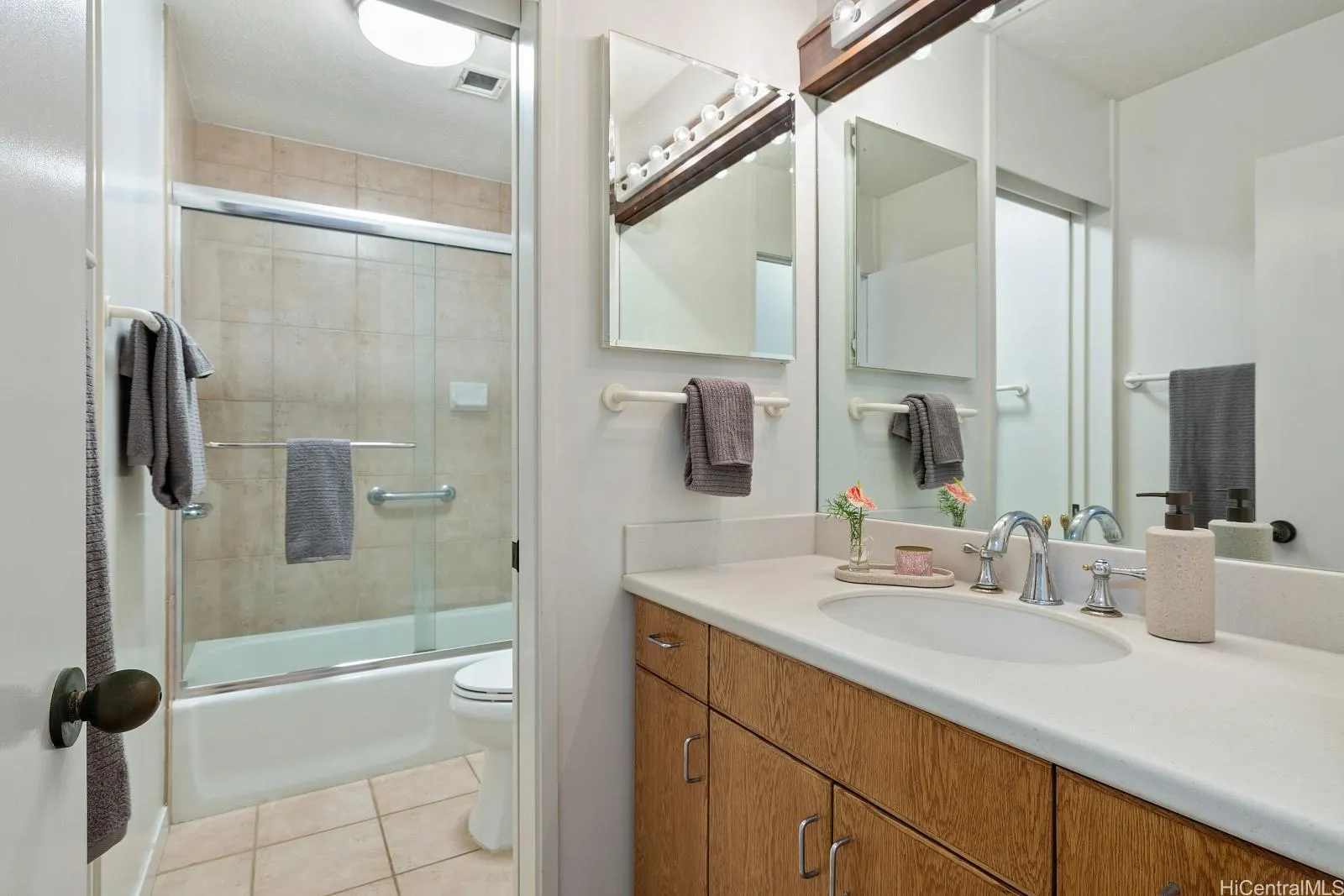 Kailua, Hawaii 96734, United States, 3 Bedrooms Bedrooms, ,2 BathroomsBathrooms,Residential,Pending,37891