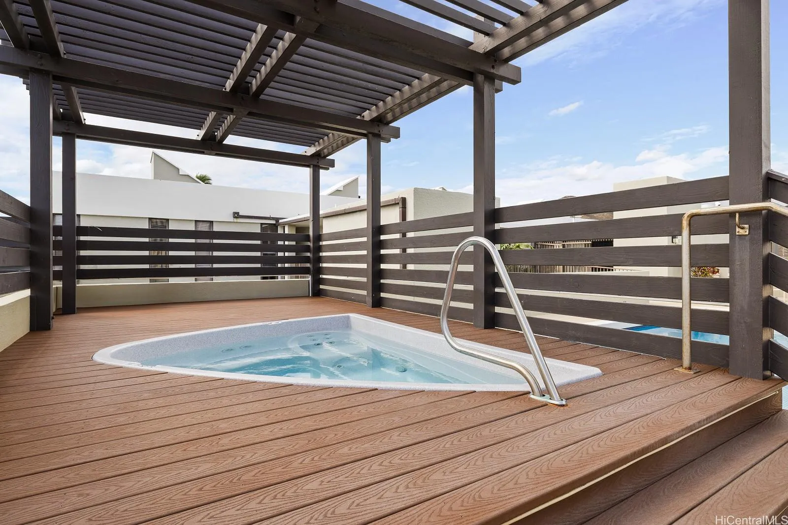 Kailua, Hawaii 96734, United States, 3 Bedrooms Bedrooms, ,2 BathroomsBathrooms,Residential,Pending,37891