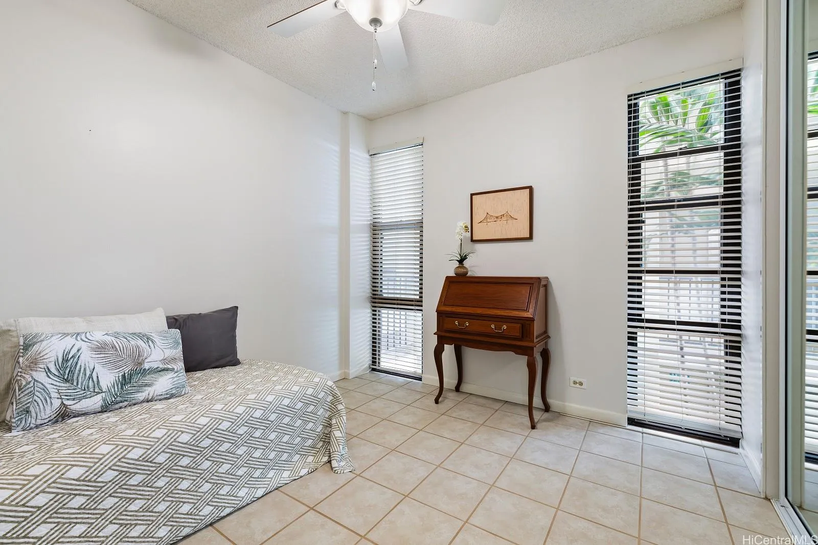 Kailua, Hawaii 96734, United States, 3 Bedrooms Bedrooms, ,2 BathroomsBathrooms,Residential,Pending,37891