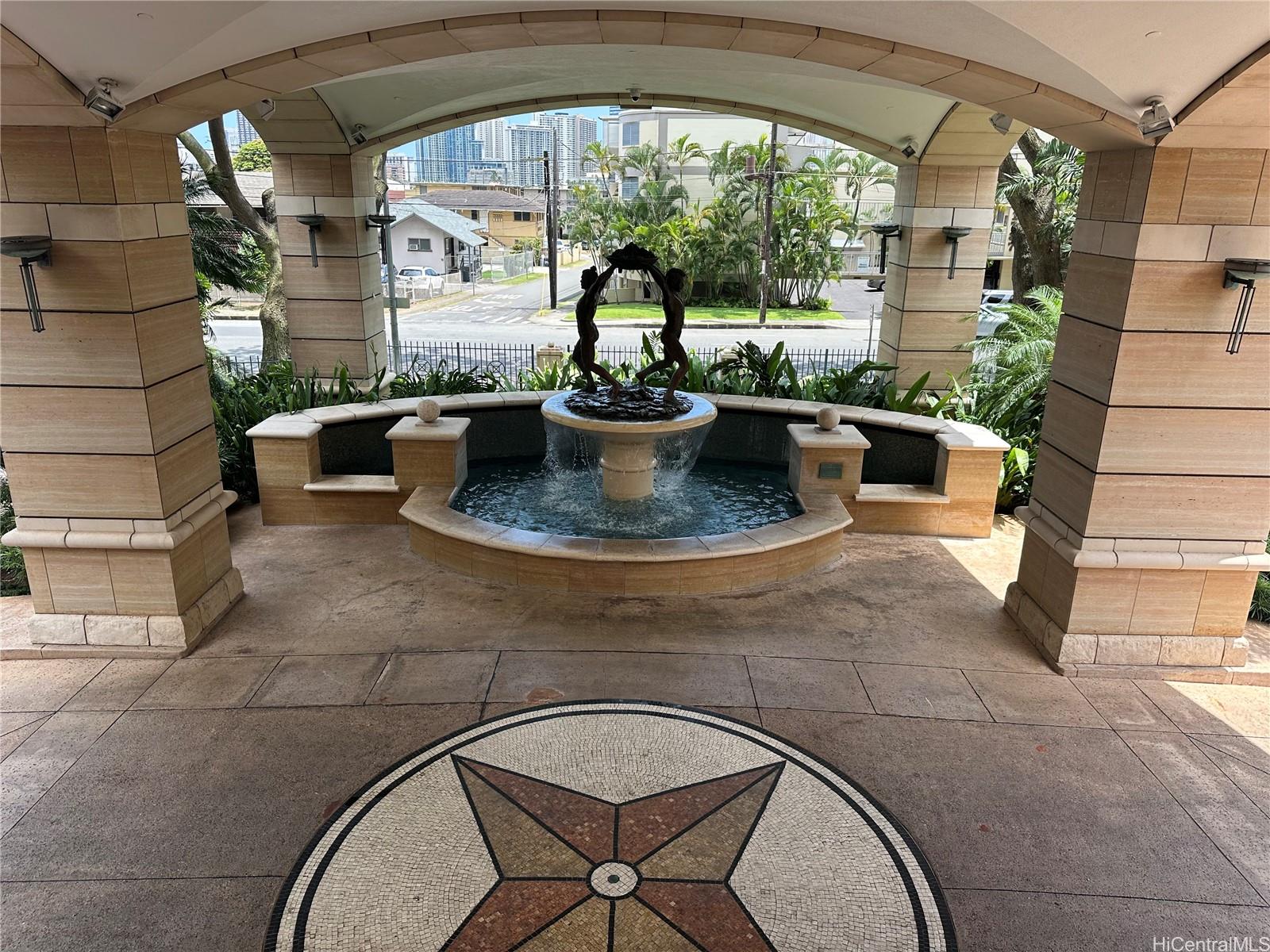 Courtyards At Punahou Condominium