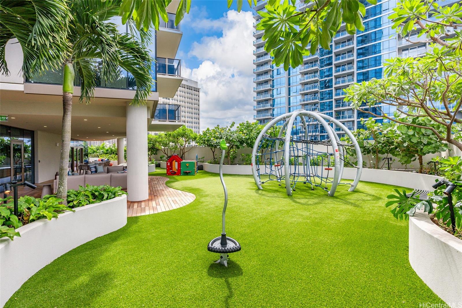 Sky Ala Moana West Residential Lease