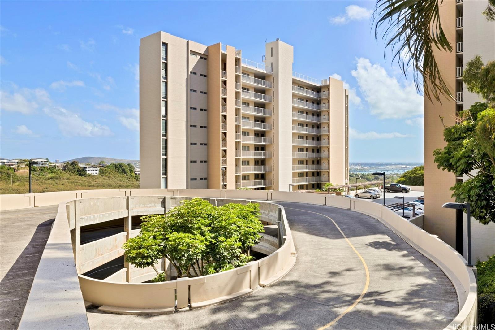 Colonnade On The Greens Condominium