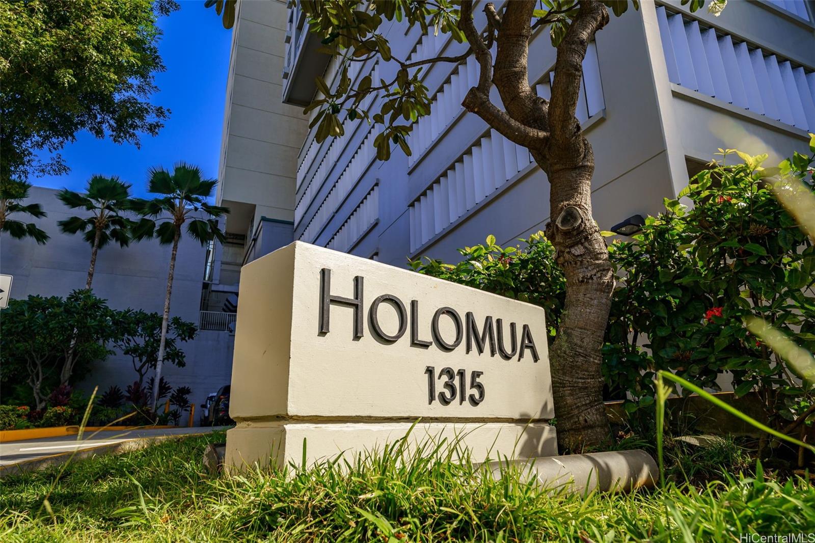 Holomua Condominium