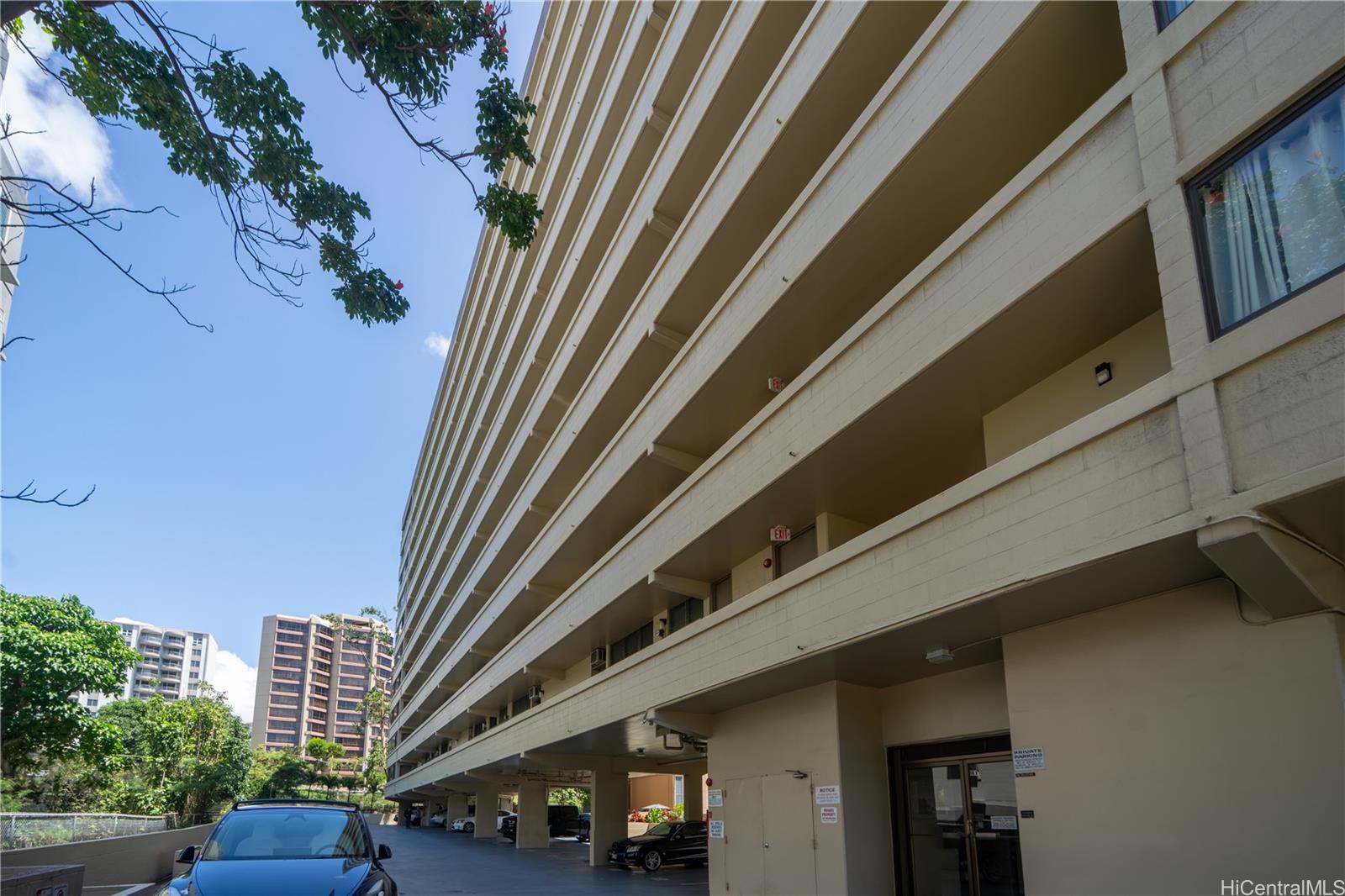 1040 Kinau Condominium